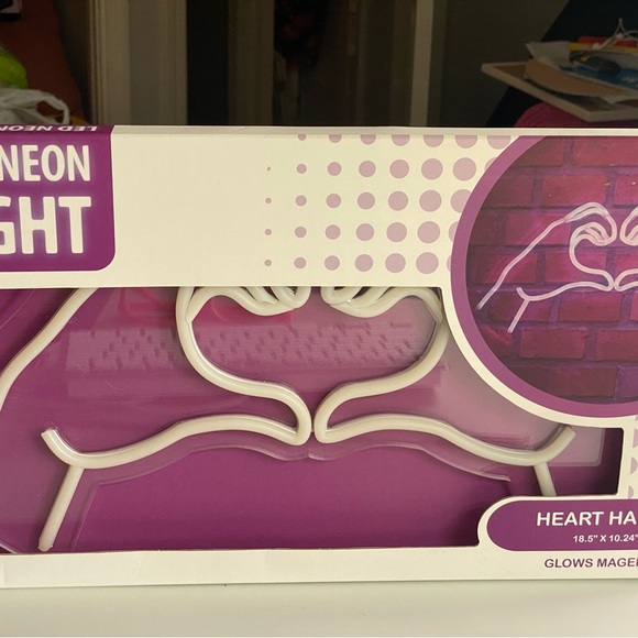 Purple Neon Heart Hands Light NEW - Picture 3 of 4